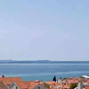 https://apartments-four-you.hotelinzadar.com