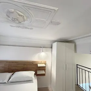 https://la-bella-home.catania-hotels.net